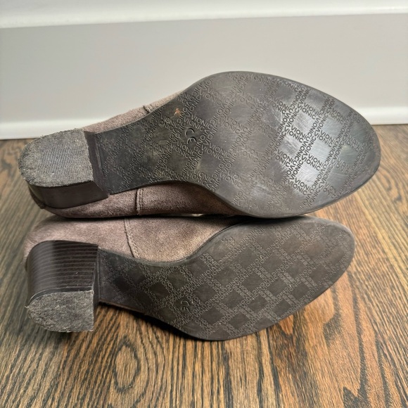 Vionic Madeline Suede Tassel Zipper Block Heel Ankle Boots in Taupe Gray size 7 - Picture 10 of 10